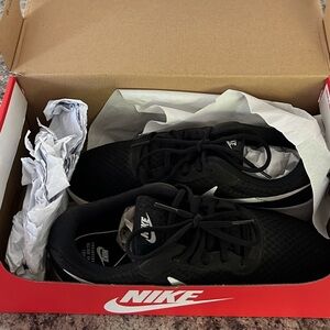 Women's Size 8 Nike Sneakers